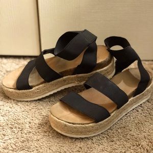 Time and Tru Flatform Sandals - Size 6
